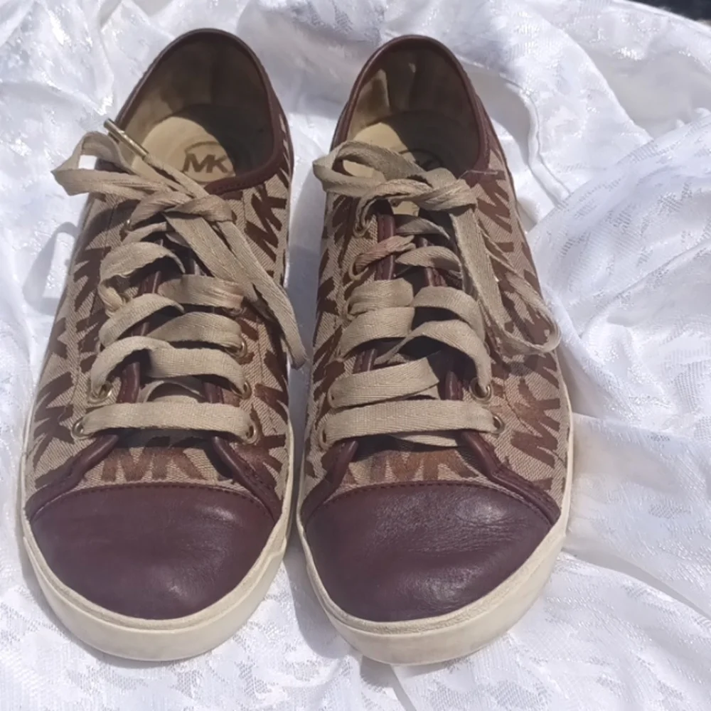 Michael Kors brown tan canvas leather sneakers size 9